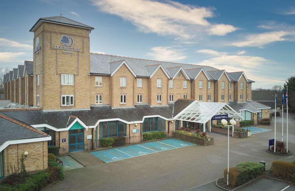 Hotel Doubletree By Hilton London Elstree Borehamwood Esterno foto