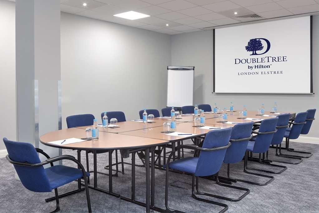Hotel Doubletree By Hilton London Elstree Borehamwood Servizi foto
