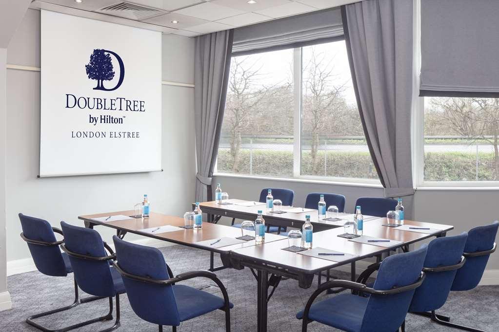 Hotel Doubletree By Hilton London Elstree Borehamwood Servizi foto